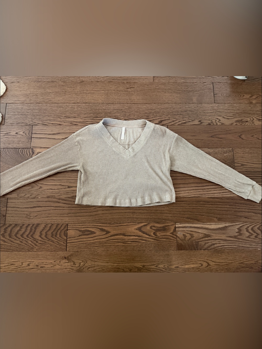 ALO Yoga Cropped Ribbed V-Neck Long Sleeve Top - Beige